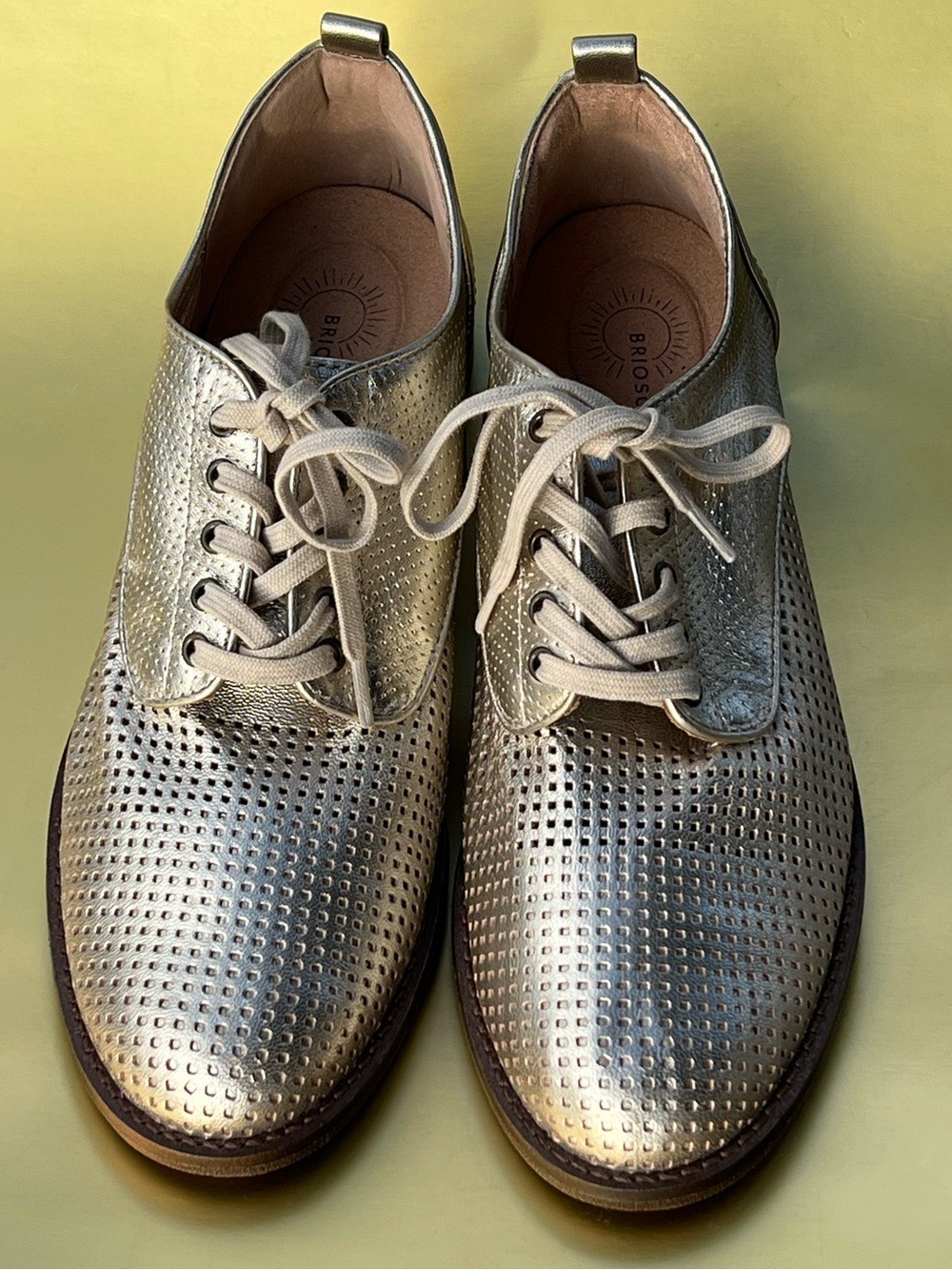 NWOB Brioso Fixby Metallic Gold Perforated Leather Oxford Shoes $120 MSRP